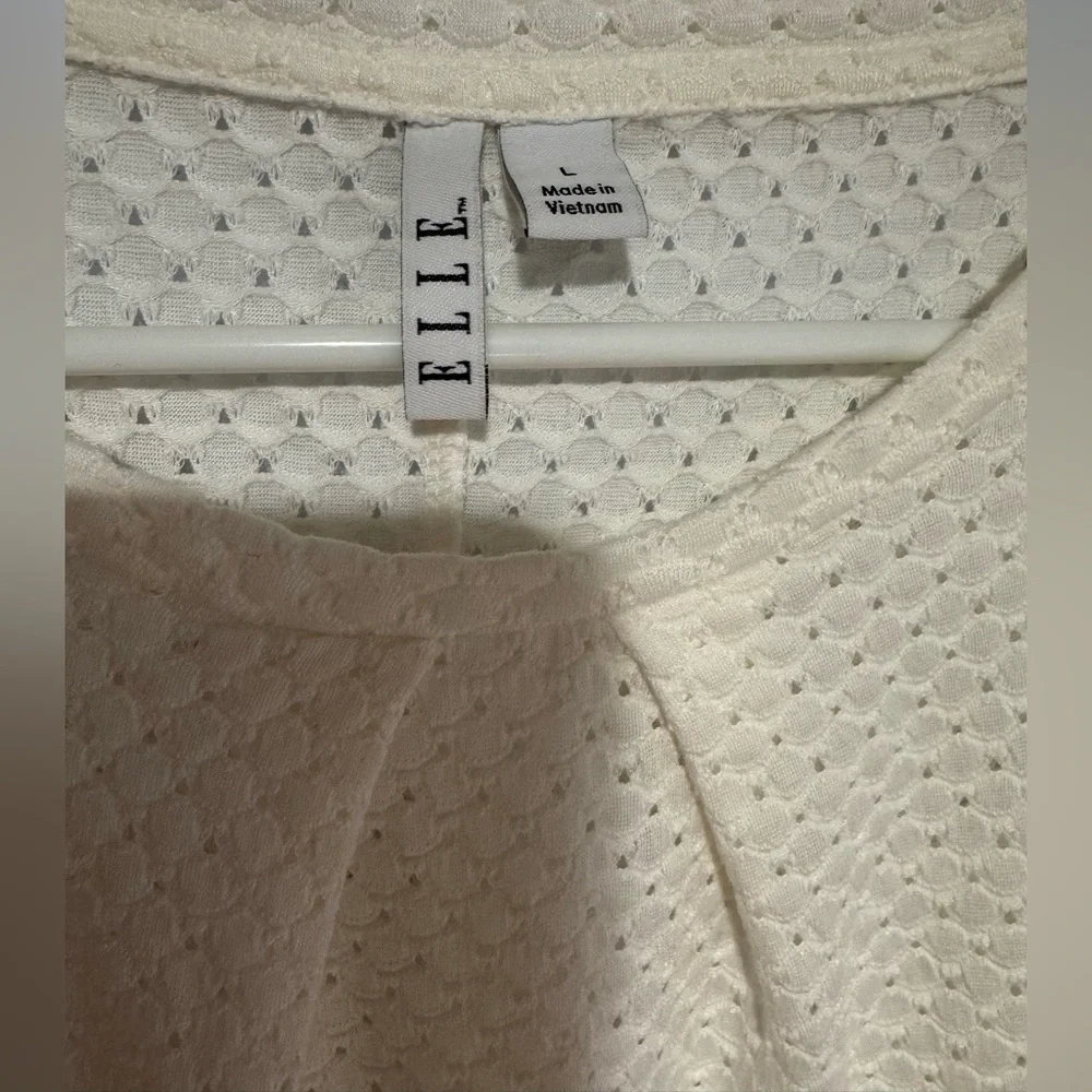 Elle Cream Textured Sleeveless Wanderlust Feminine top - Picture 5 of 8